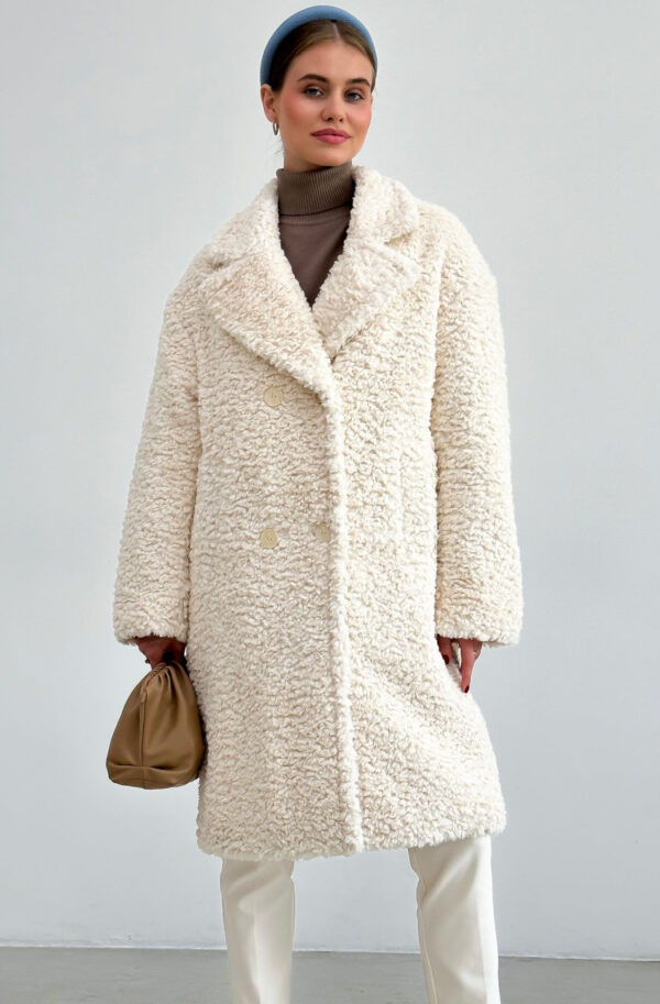 Шуба з екохутра молочна у стилі оверсайз | 85238