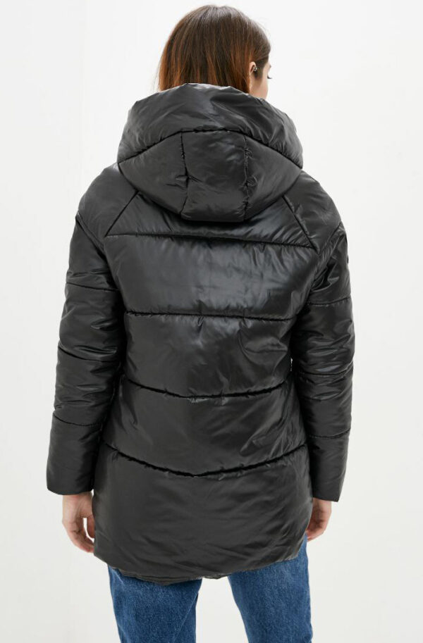 Демісезонна куртка чорна зі вшитим каптуром | 85207