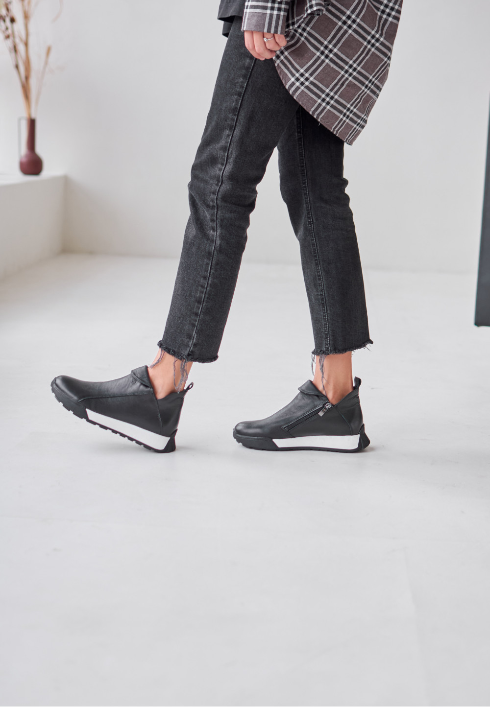 Демісезонні короткі шкіряні черевики чорні | 85752 Демісезонні короткі шкіряні черевики чорні | 85752