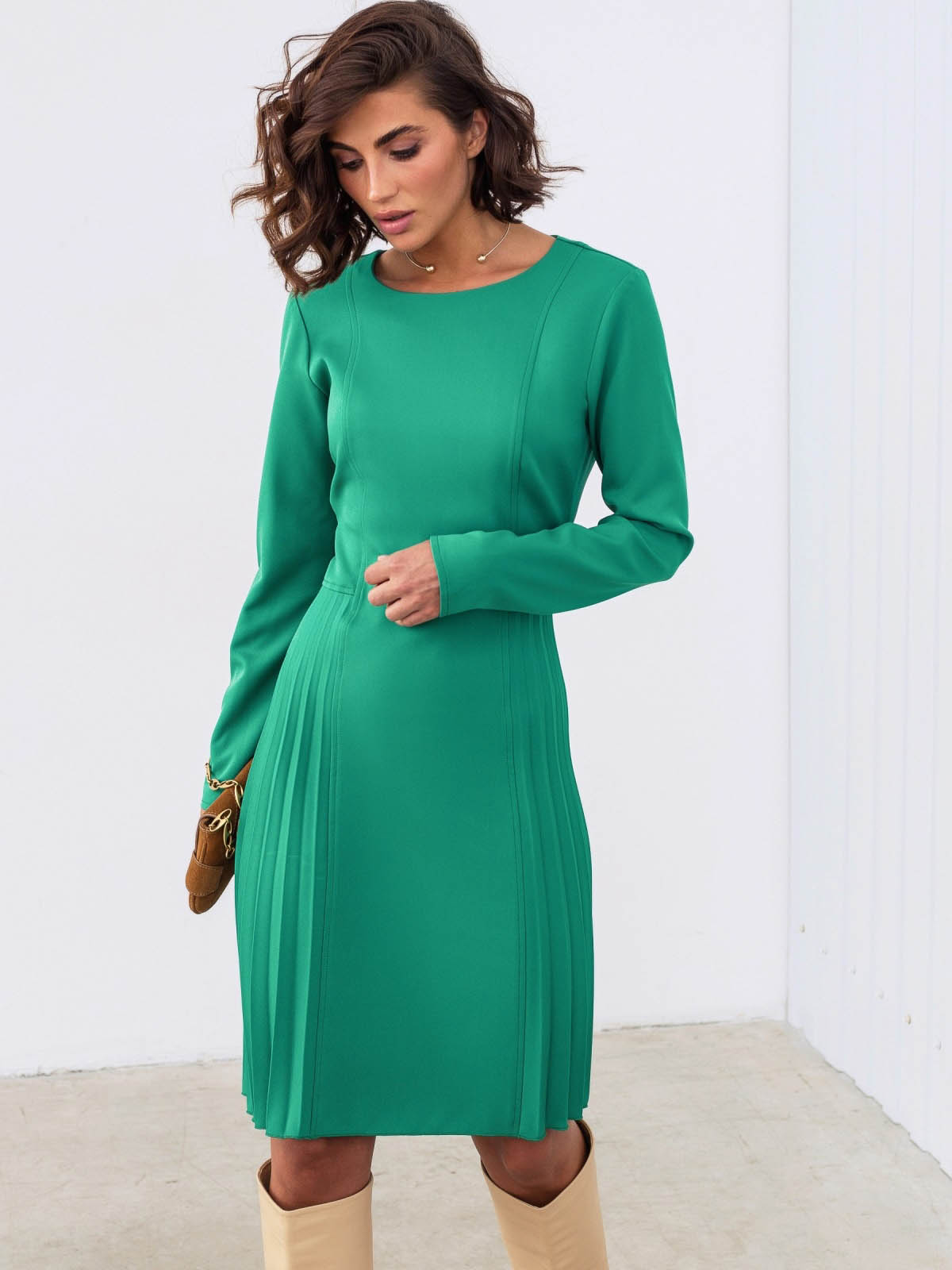 Ділова зелена сукня з гофрованими вставками | 85787 Ділова зелена сукня з гофрованими вставками | 85787