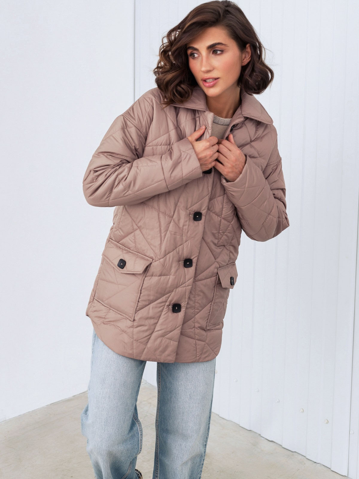 Стьобана куртка бежева прямого крою | 86165 Стьобана куртка бежева прямого крою | 86165