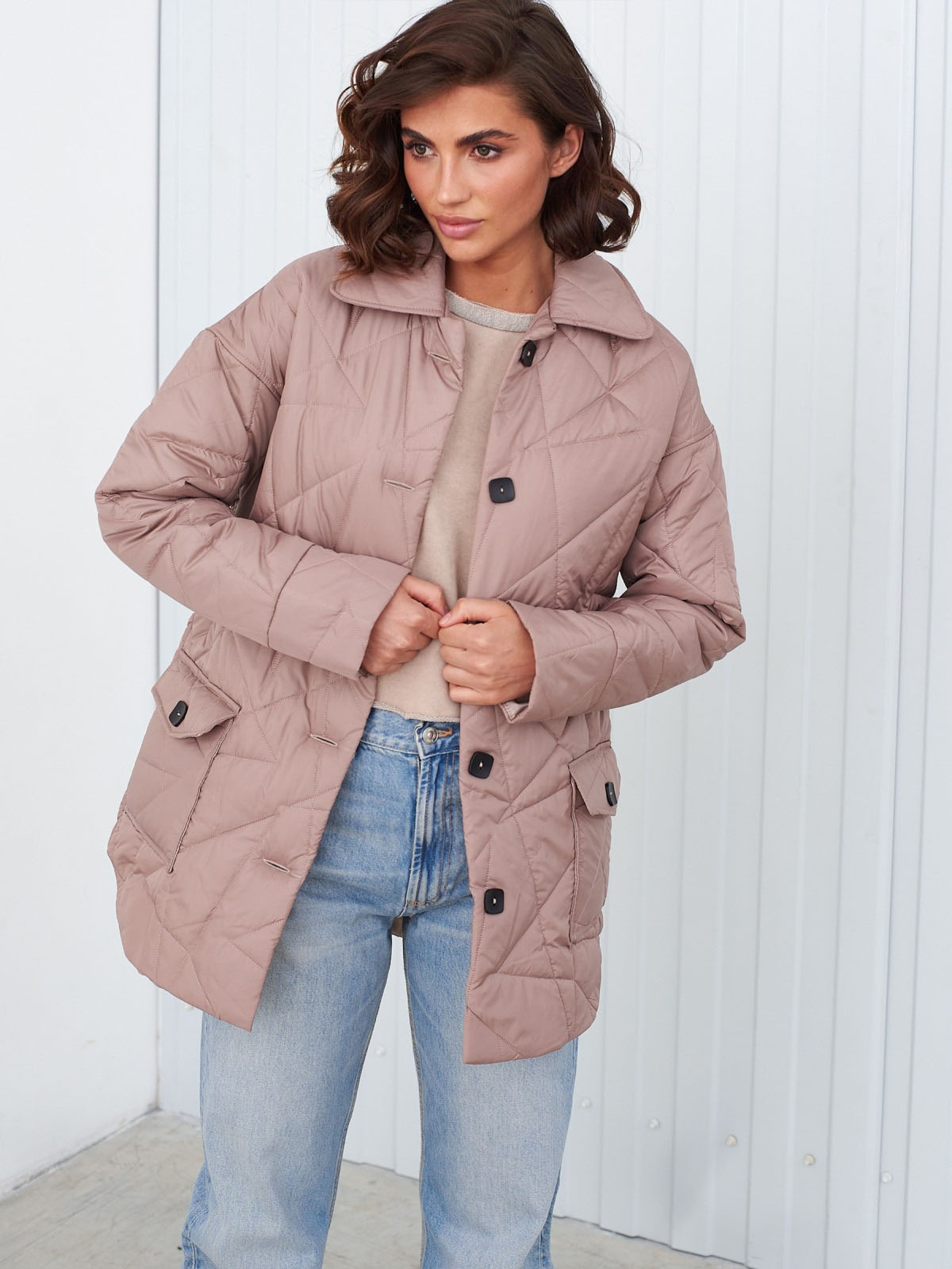 Стьобана куртка бежева прямого крою | 86165 Стьобана куртка бежева прямого крою | 86165