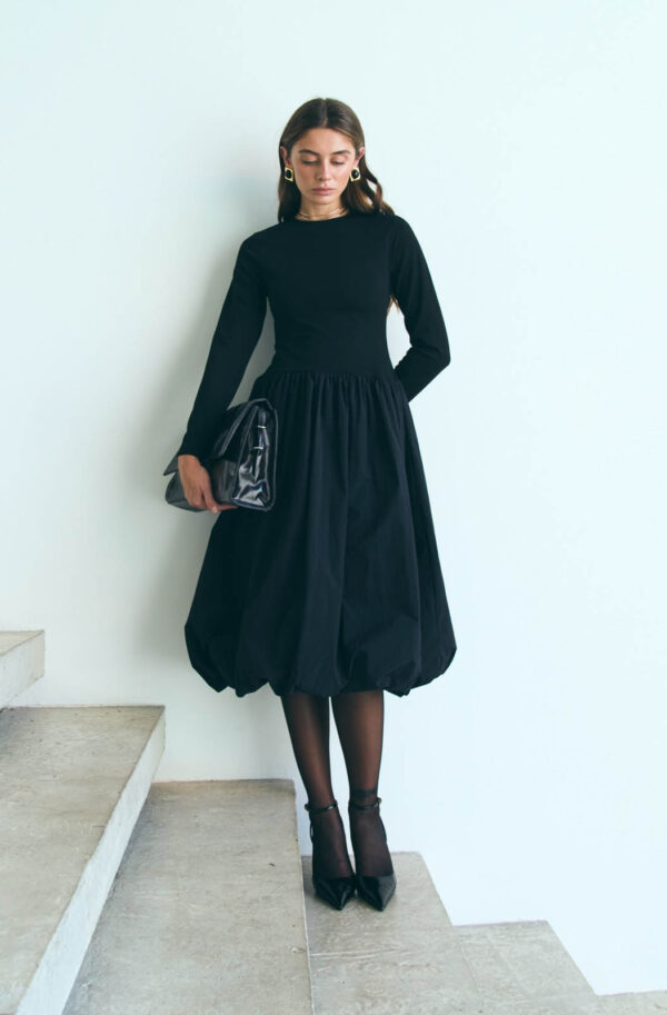 Трикотажна сукня чорна зі спідницею балон | 86071