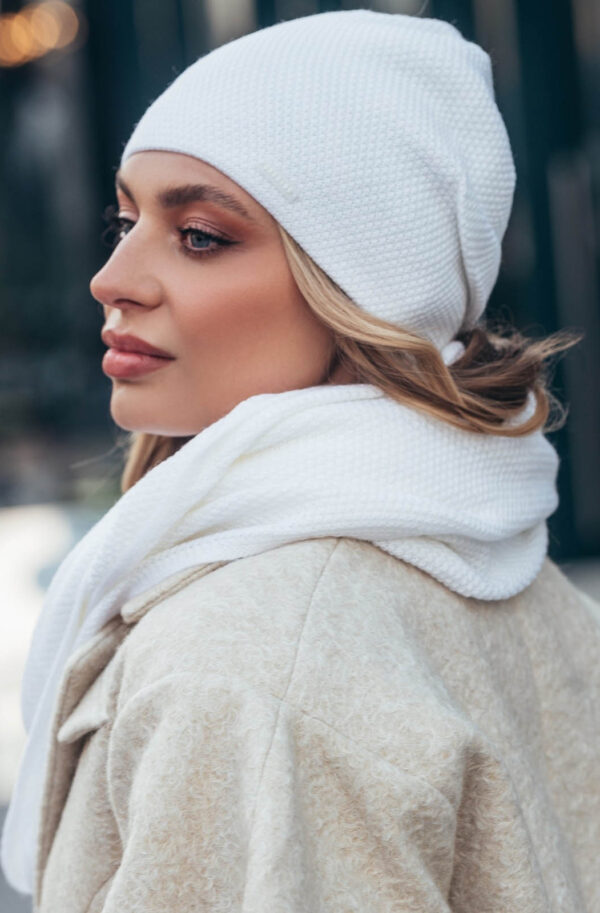 В'язаний комплект з шапки та шарфа білий | 85918