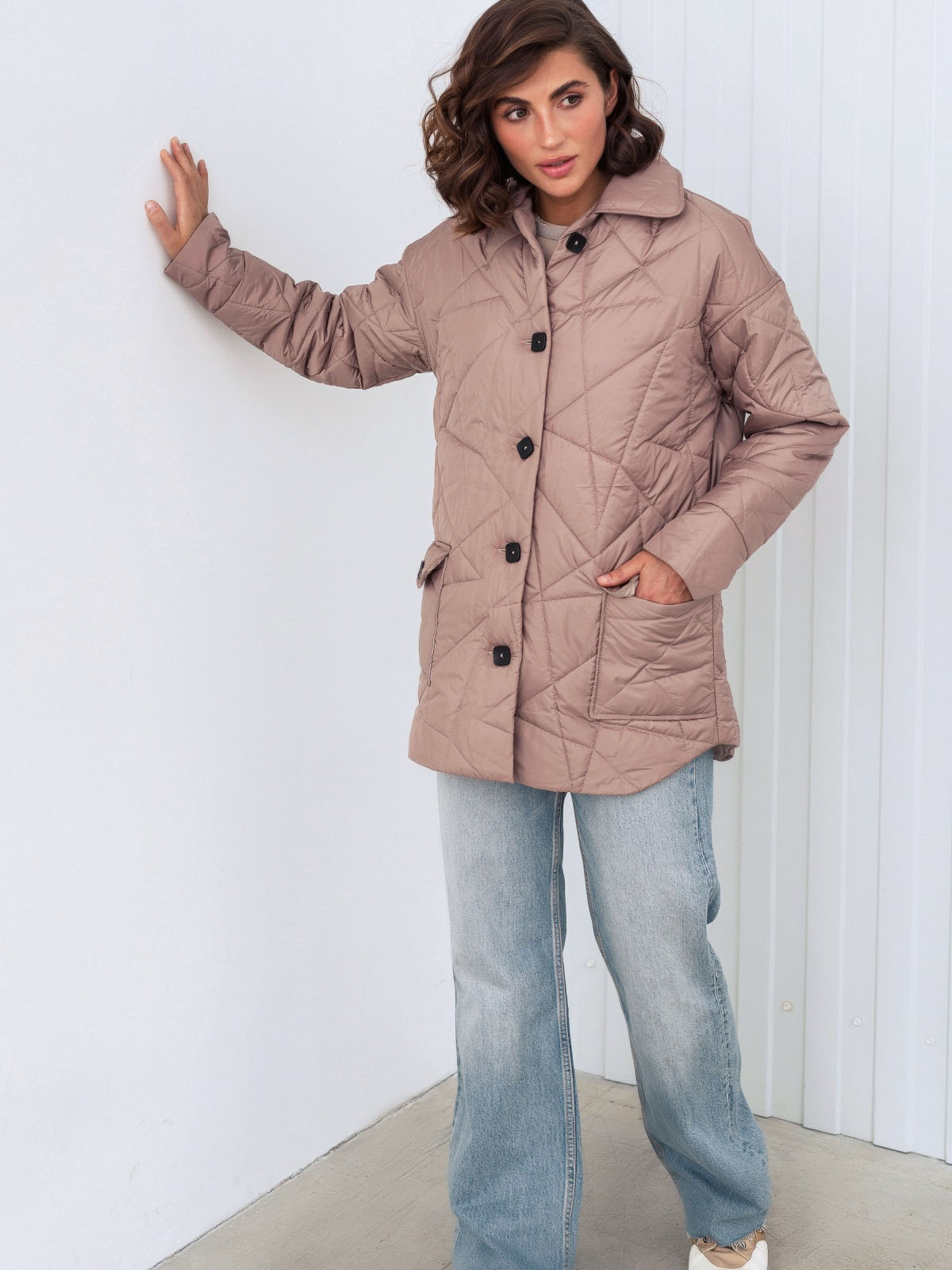 Стьобана куртка бежева прямого крою | 86165 Стьобана куртка бежева прямого крою | 86165