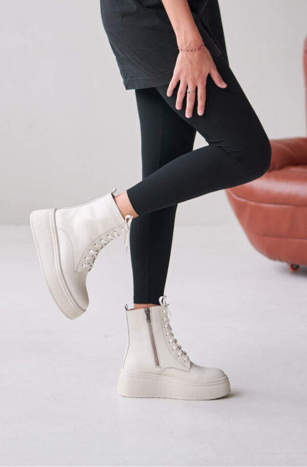 Жіночі шкіряні черевики молочного кольору | 86009