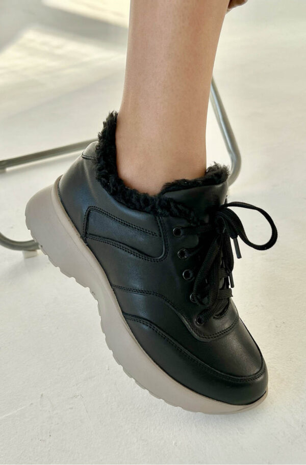 Зимові кросівки на овчині чорні | 86514