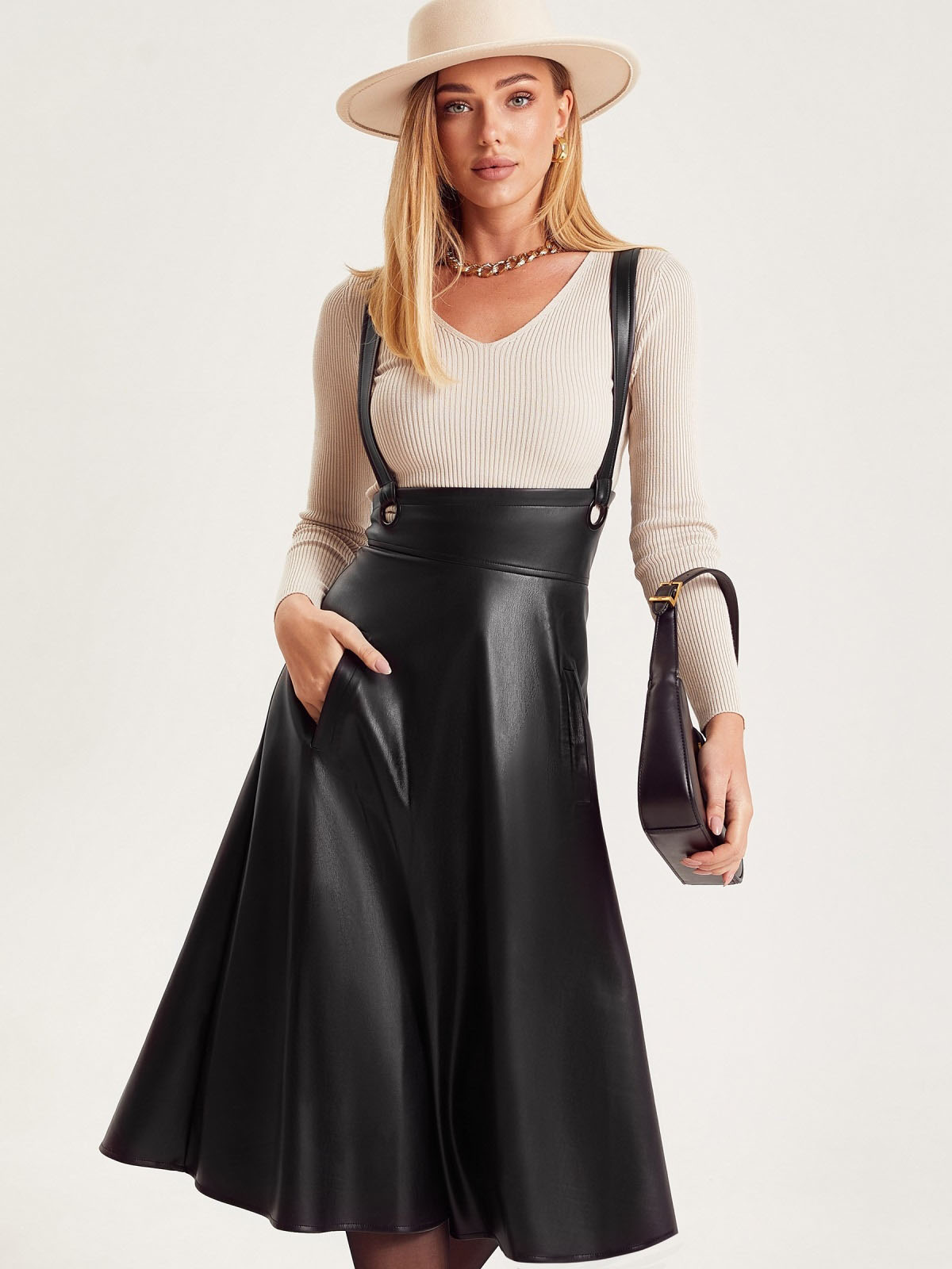 Шкіряна спідниця з бретелями чорна | 86479 Шкіряна спідниця з бретелями чорна | 86479