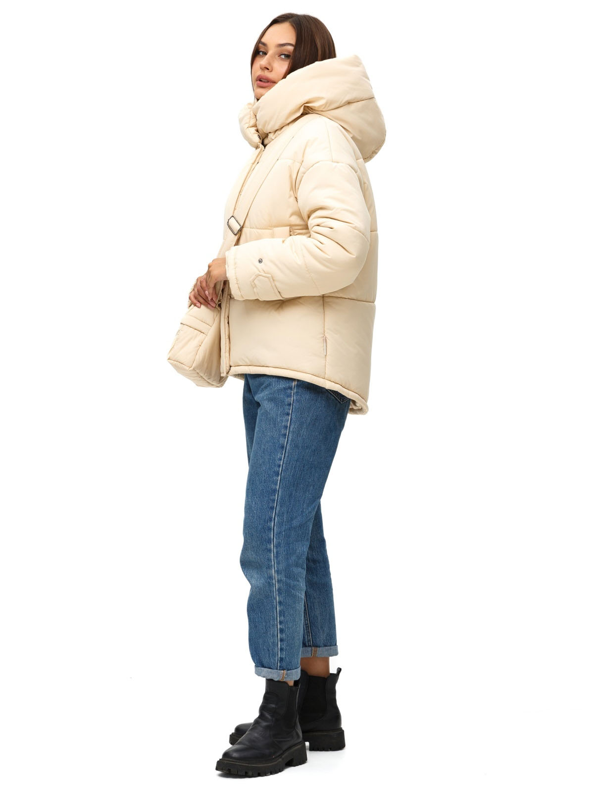 Зимова коротка куртка айворі із сумкою | 86340