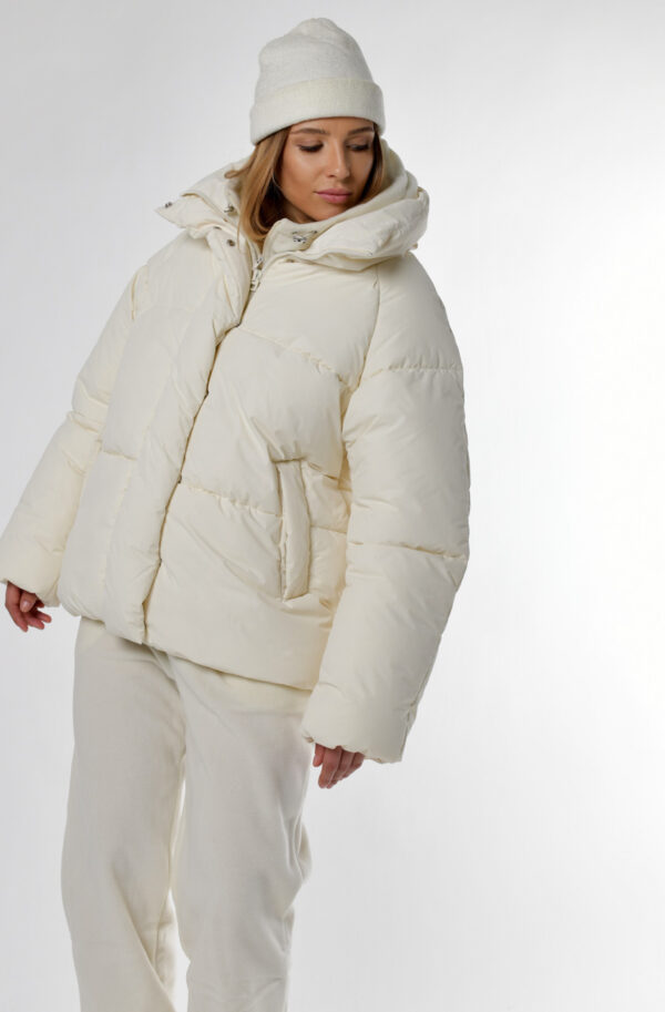Зимовий короткий пуховик молочний | 87167