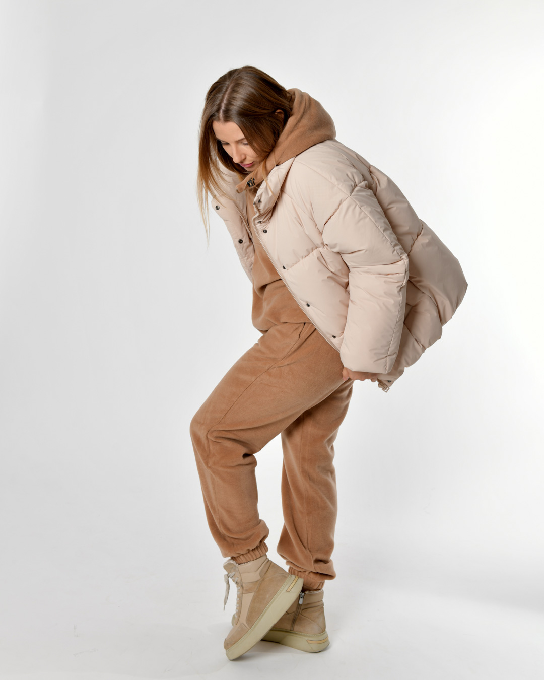 Зимовий короткий пуховик бежевий | 87179 Зимовий короткий пуховик бежевий | 87179