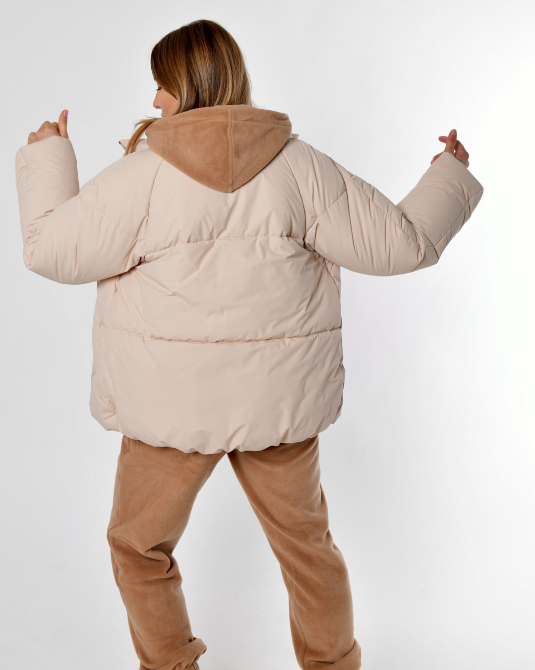 Зимовий короткий пуховик бежевий | 87179 Зимовий короткий пуховик бежевий | 87179