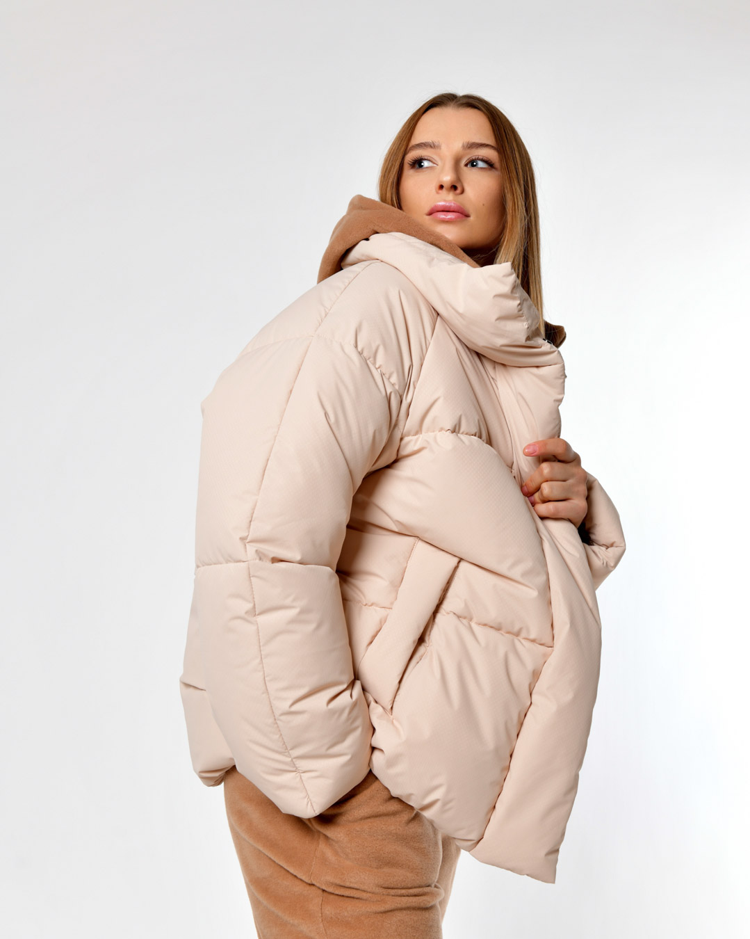 Зимовий короткий пуховик бежевий | 87179 Зимовий короткий пуховик бежевий | 87179