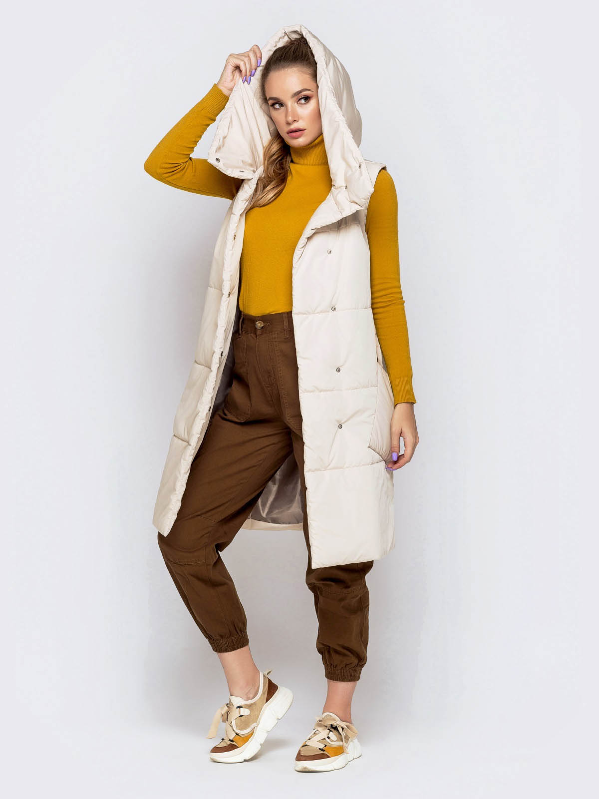 Подовжений жилет з капюшоном світло-бежевий | 87615 Подовжений жилет з капюшоном світло-бежевий | 87615