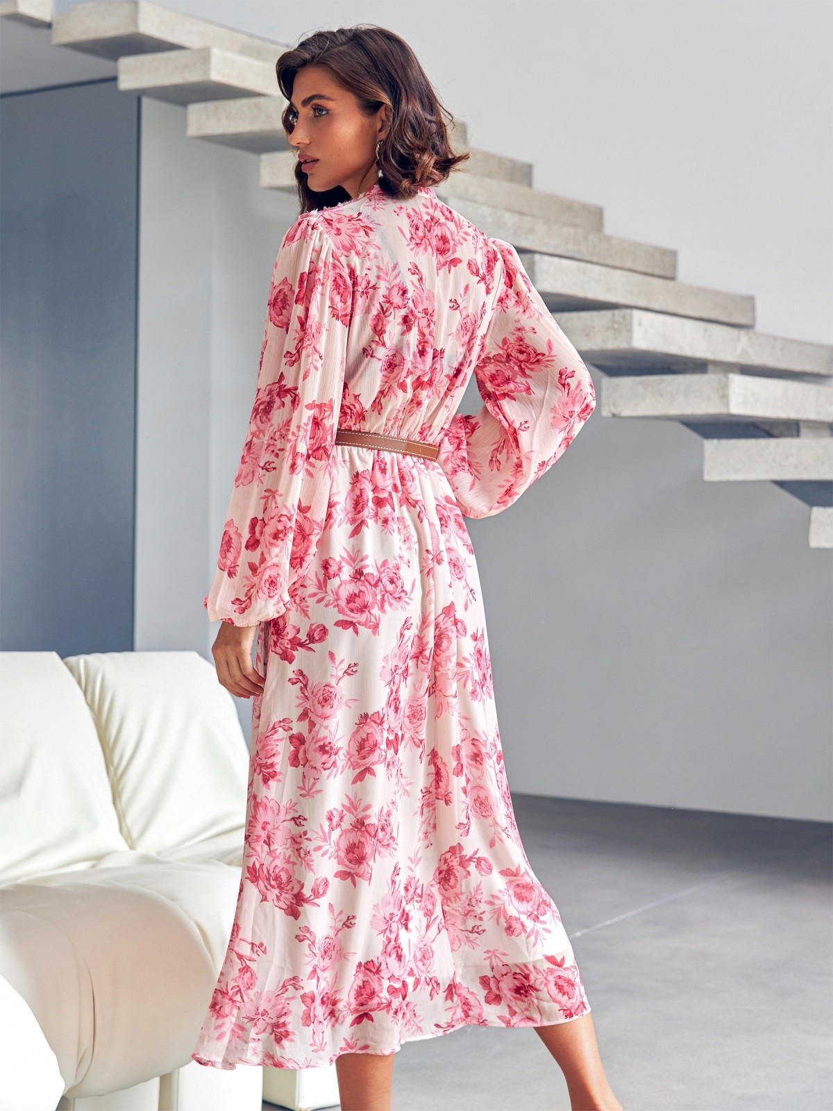 Літня шифонова сукня біла в рожеві квіти | 87910 Літня шифонова сукня біла в рожеві квіти | 87910