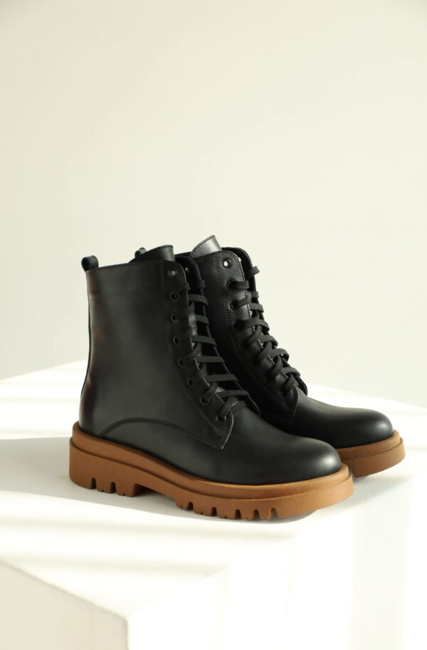 Черевики чорні з коричневою підошвою | 88411