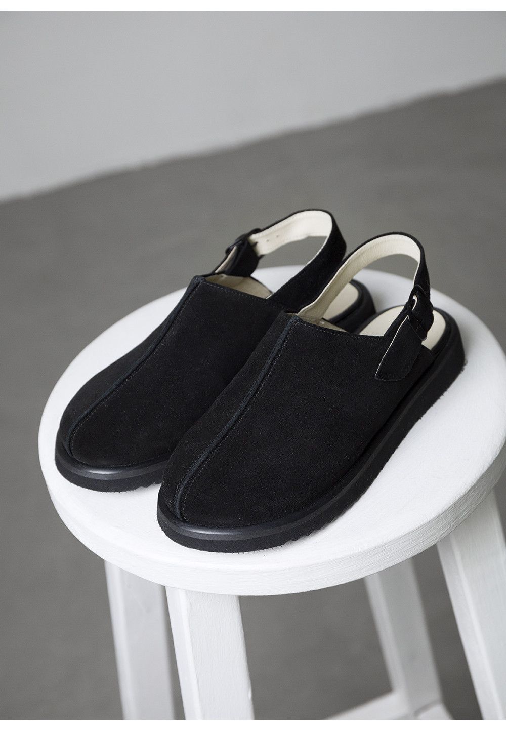 Замшеві босоніжки з закритим носком чорні | 88909 Замшеві босоніжки з закритим носком чорні | 88909