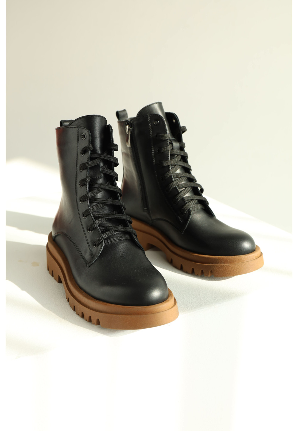 Черевики чорні з коричневою підошвою | 88411 Черевики чорні з коричневою підошвою | 88411