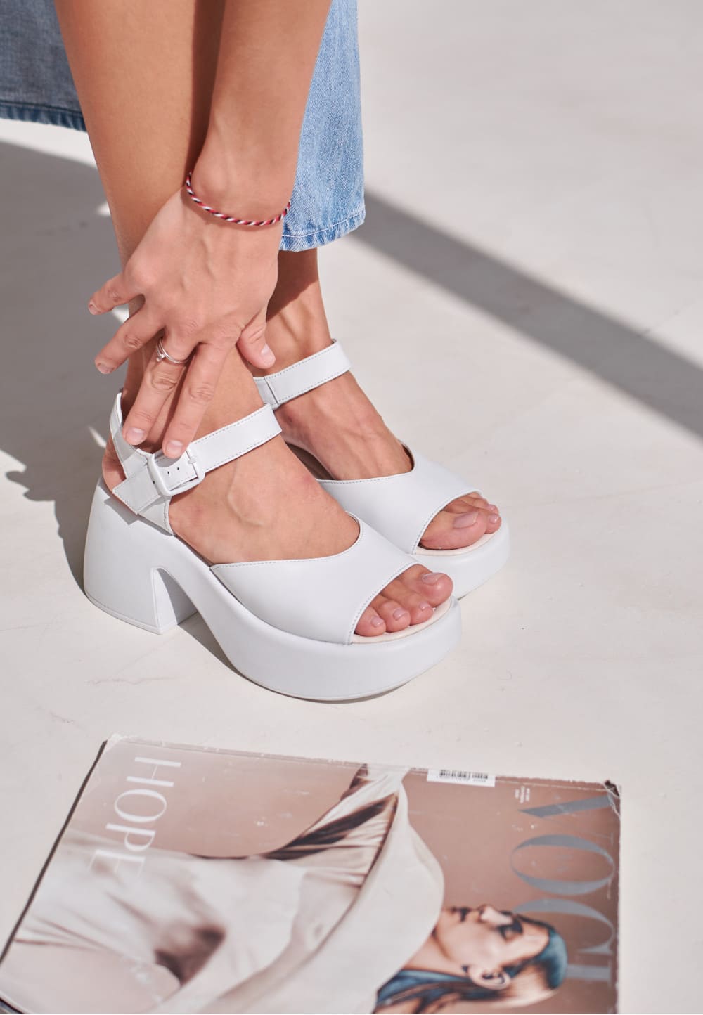 Шкіряні босоніжки білі на платформі | 88932