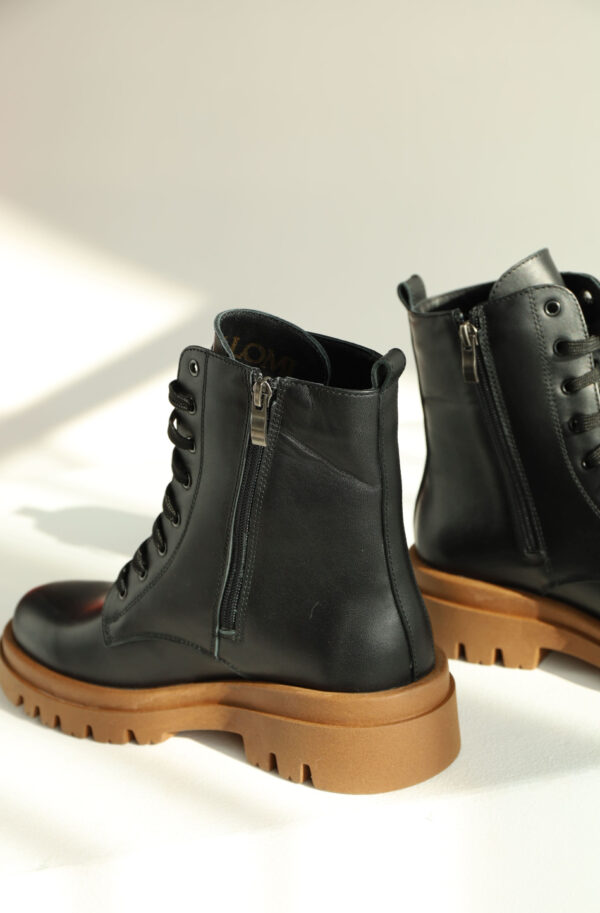 Черевики чорні з коричневою підошвою | 88411