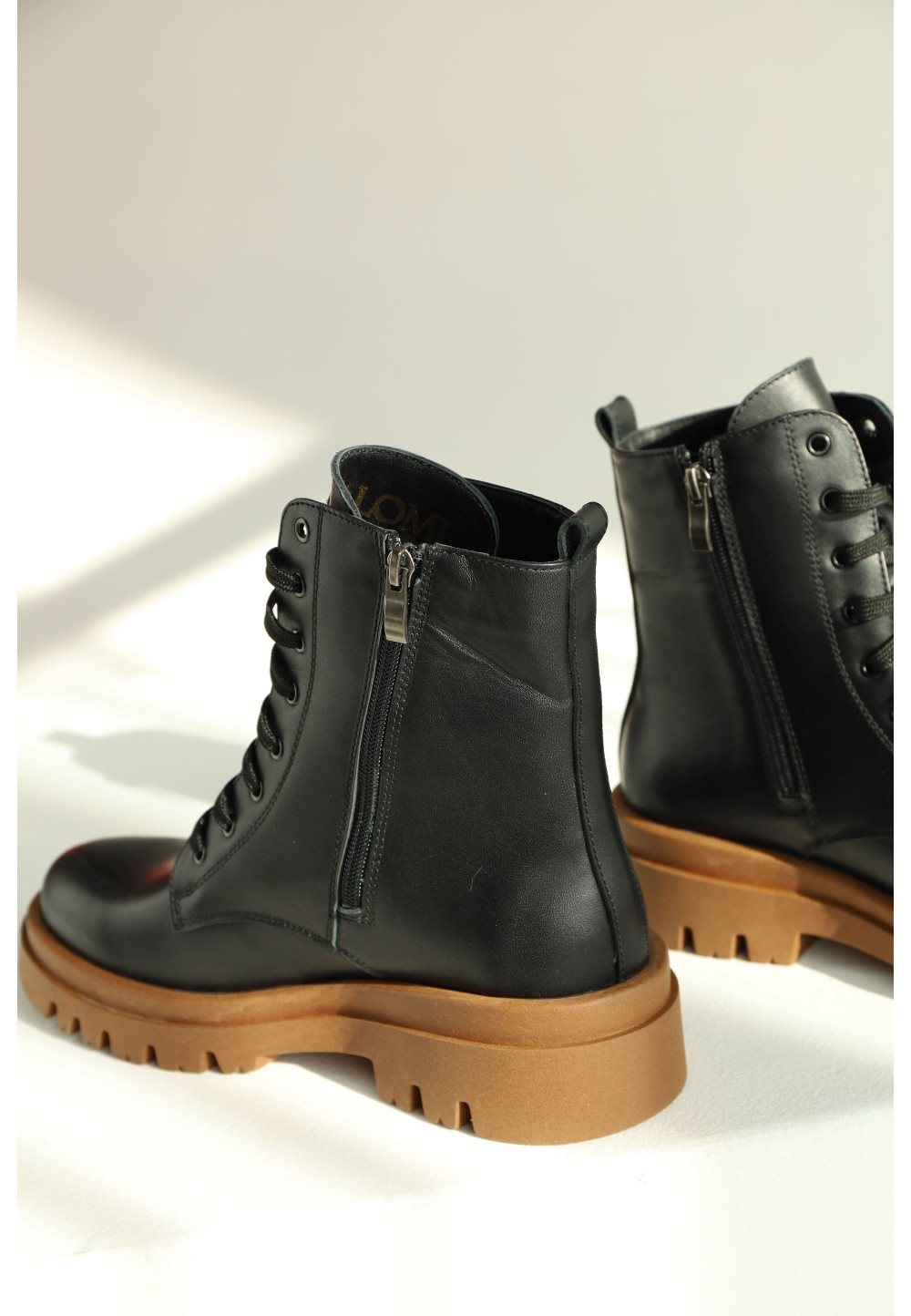 Черевики чорні з коричневою підошвою | 88411 Черевики чорні з коричневою підошвою | 88411