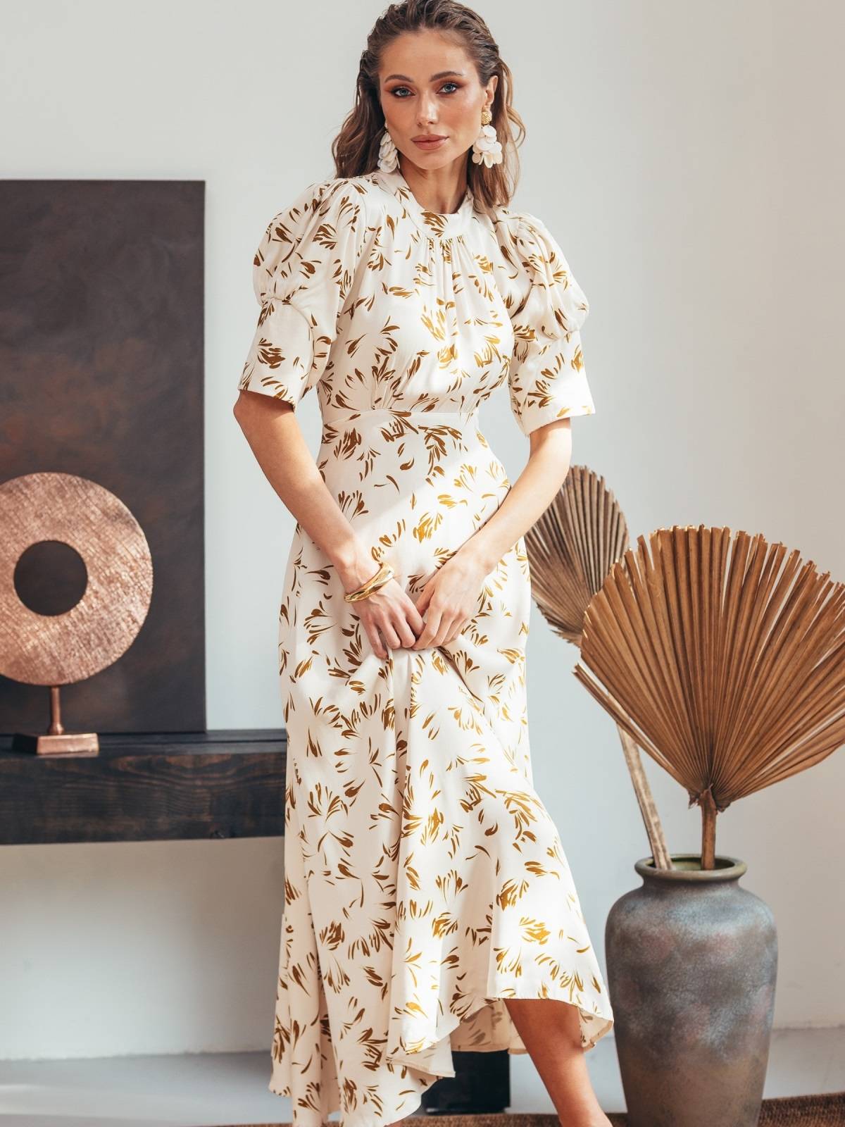 Сукня атласна бежева з рослинним принтом | 89073 Сукня атласна бежева з рослинним принтом | 89073