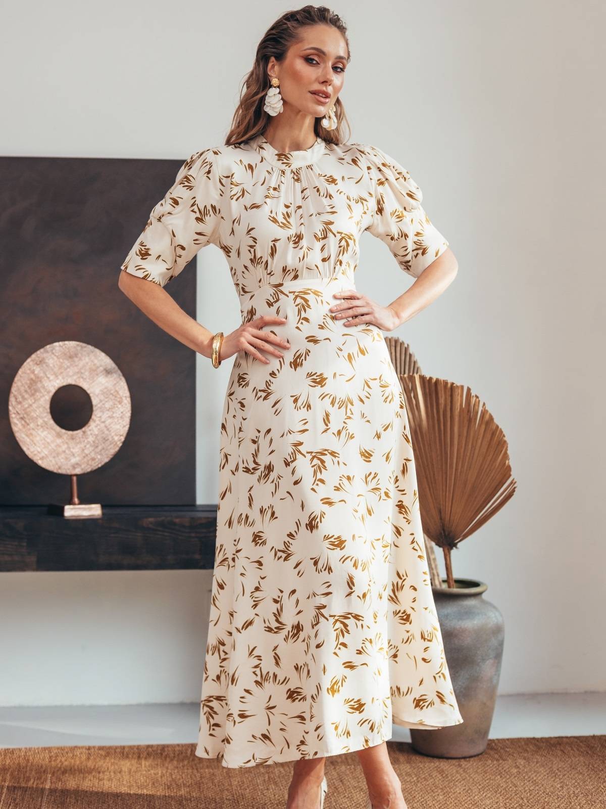 Сукня атласна бежева з рослинним принтом | 89073 Сукня атласна бежева з рослинним принтом | 89073