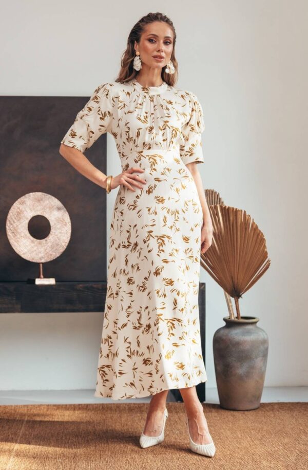 Сукня атласна бежева з рослинним принтом | 89073