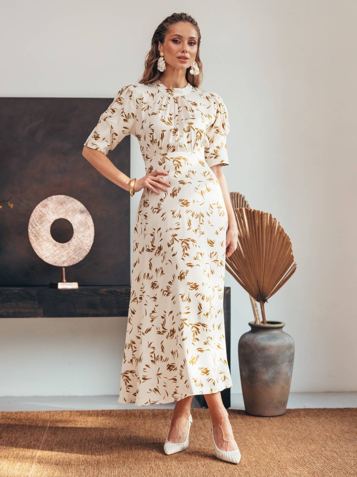 Сукня атласна бежева з рослинним принтом | 89073 Сукня атласна бежева з рослинним принтом | 89073