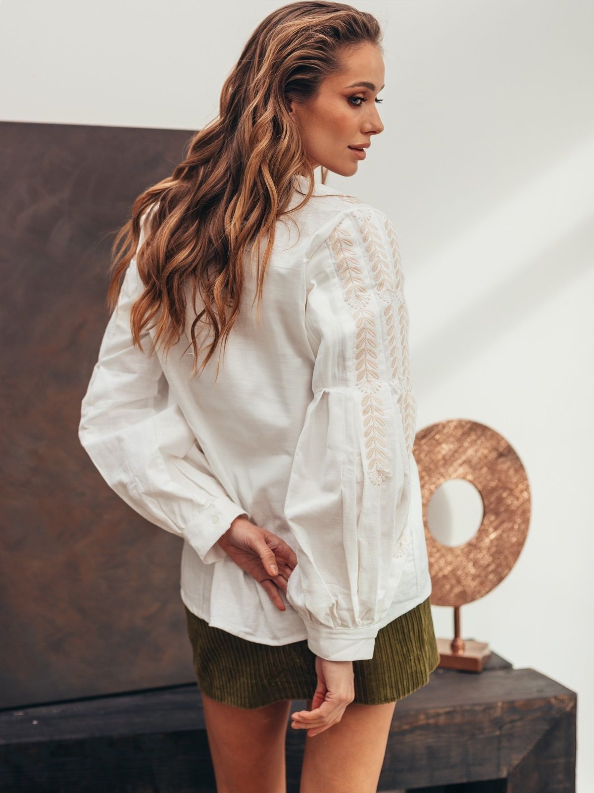 Літня блузка з льону біла з вишивкою | 89340