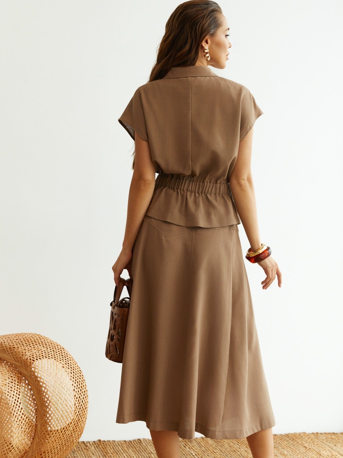 Літній костюм-двійка бежевий зі спідницею | 89114 Літній костюм-двійка бежевий зі спідницею | 89114