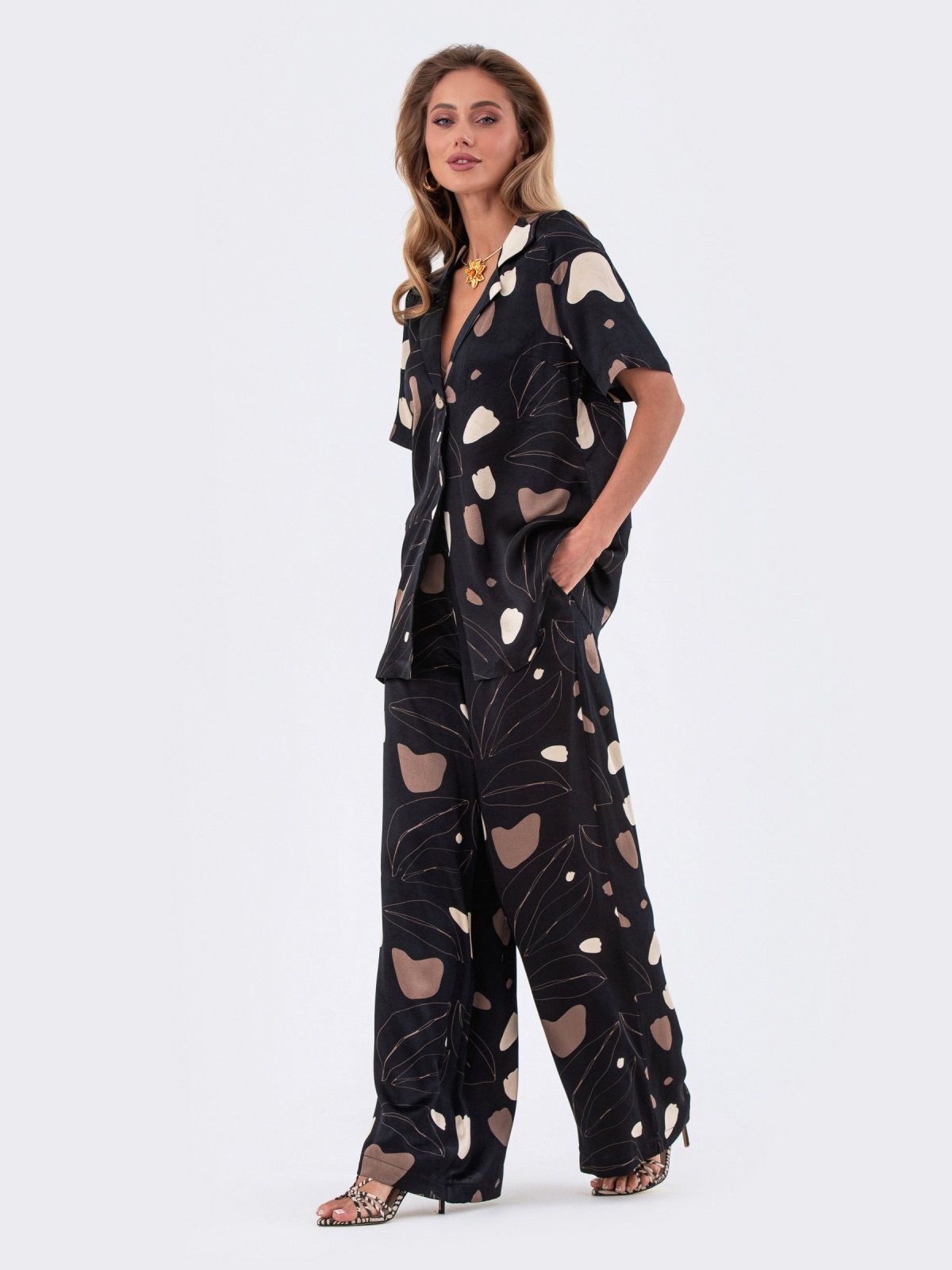 Атласний костюм-двійка в піжамному стилі | 89476