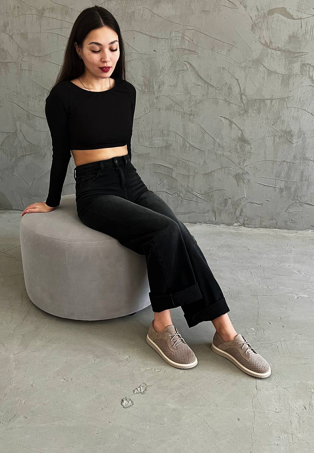 Жіночі замшеві туфлі з перфорацією бежеві | 89974 Жіночі замшеві туфлі з перфорацією бежеві | 89974