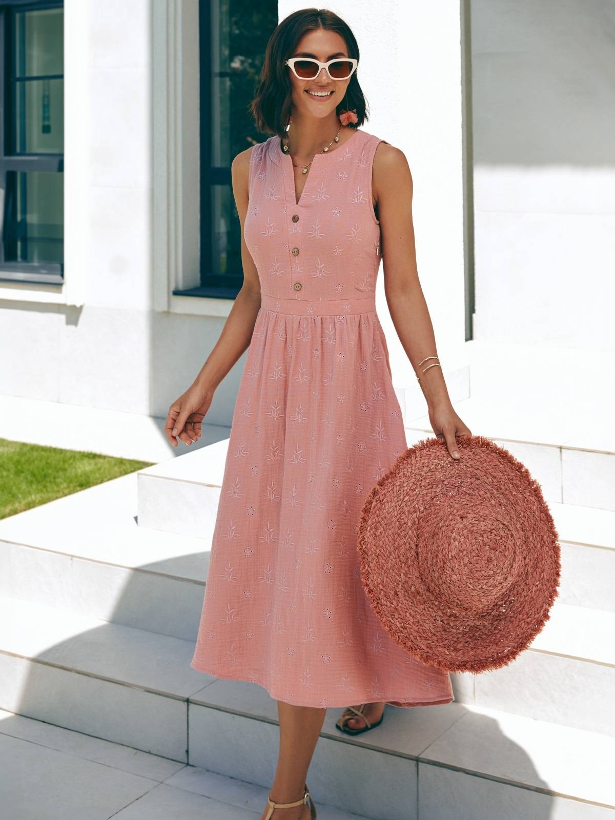 Літня сукня рожева з мусліну з вишивкою в тон | 90819 Літня сукня рожева з мусліну з вишивкою в тон | 90819