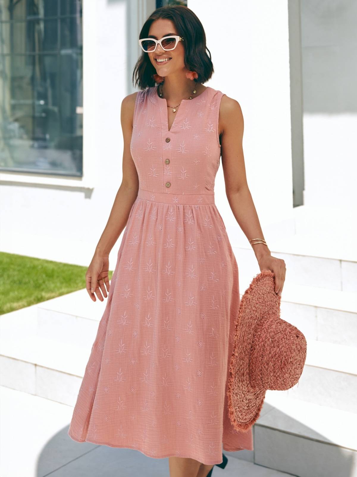 Літня сукня рожева з мусліну з вишивкою в тон | 90819 Літня сукня рожева з мусліну з вишивкою в тон | 90819