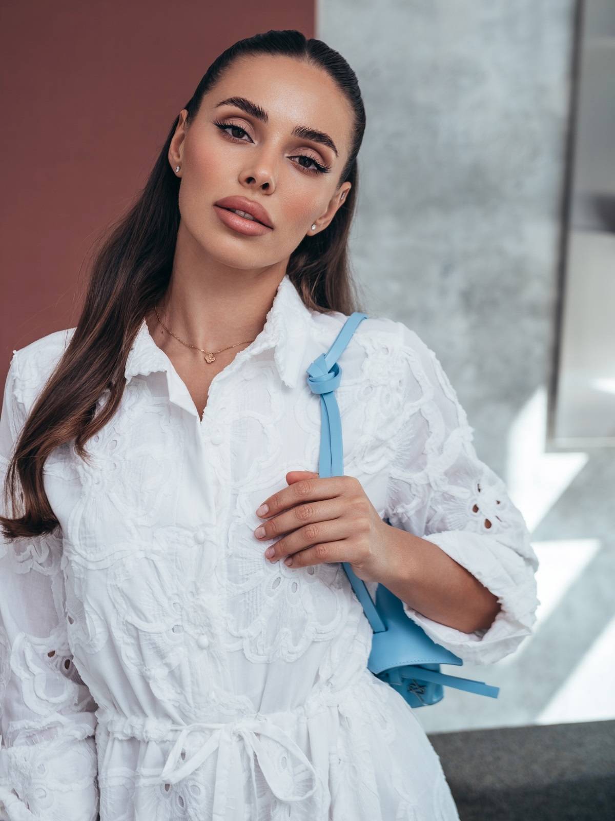 Сукня-сорочка біла з рельєфною вишивкою | 90834 Сукня-сорочка біла з рельєфною вишивкою | 90834