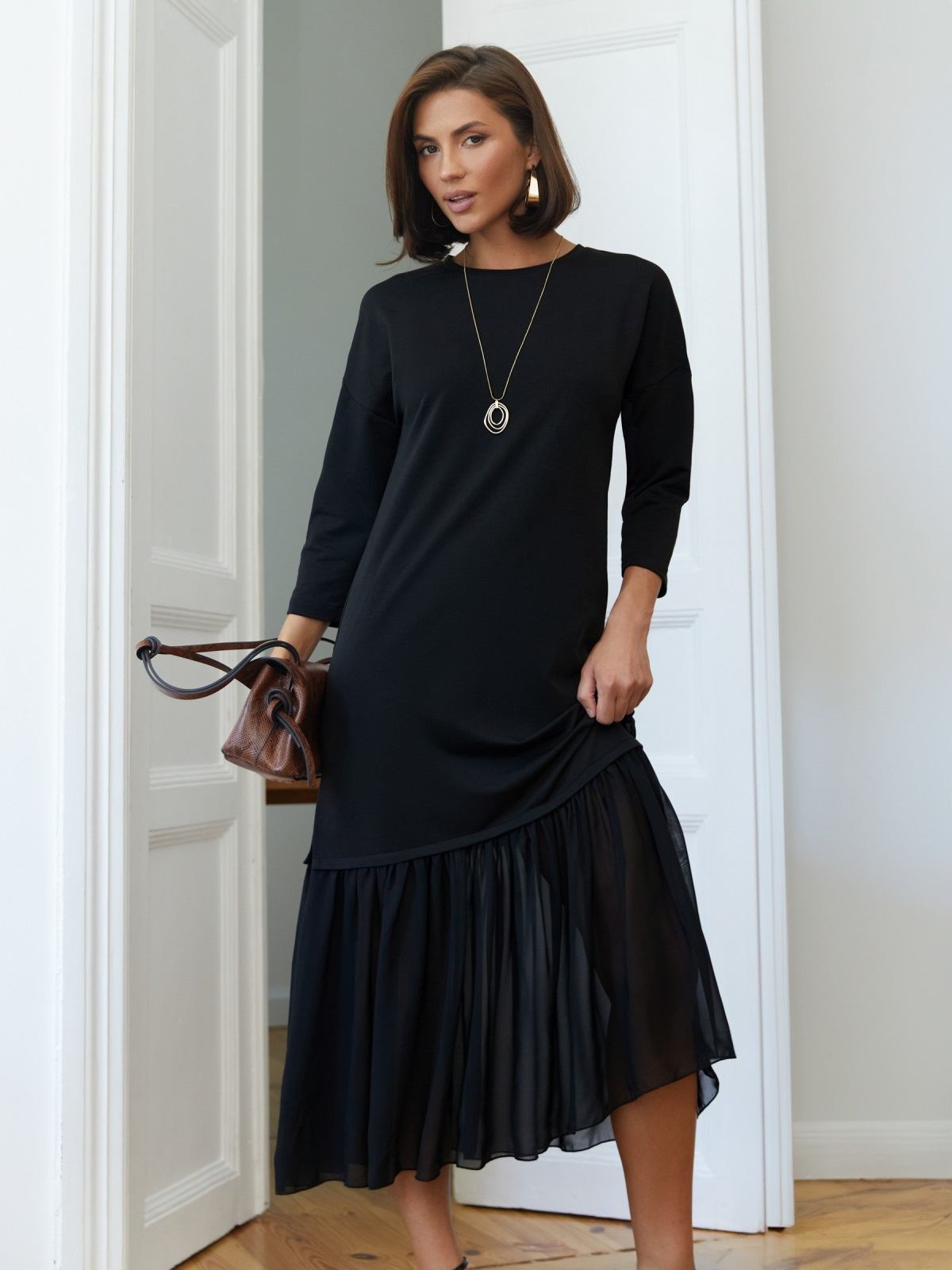 Трикотажна сукня з шифоновою оборкою чорна | 91187 Трикотажна сукня з шифоновою оборкою чорна | 91187