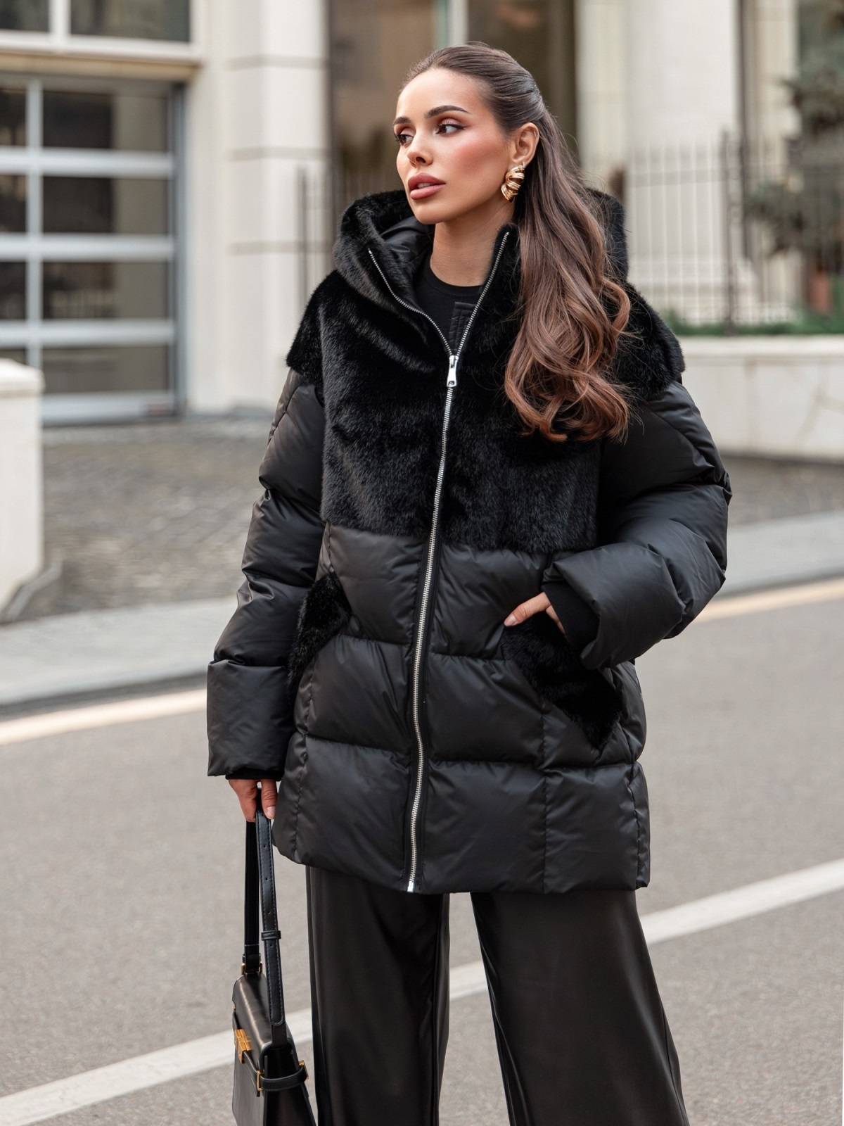 Зимова куртка з вставками з екохутра чорна | 91826 Зимова куртка з вставками з екохутра чорна | 91826