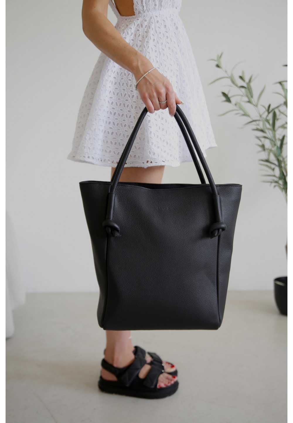 Шкіряний місткий шопер чорний | 91627