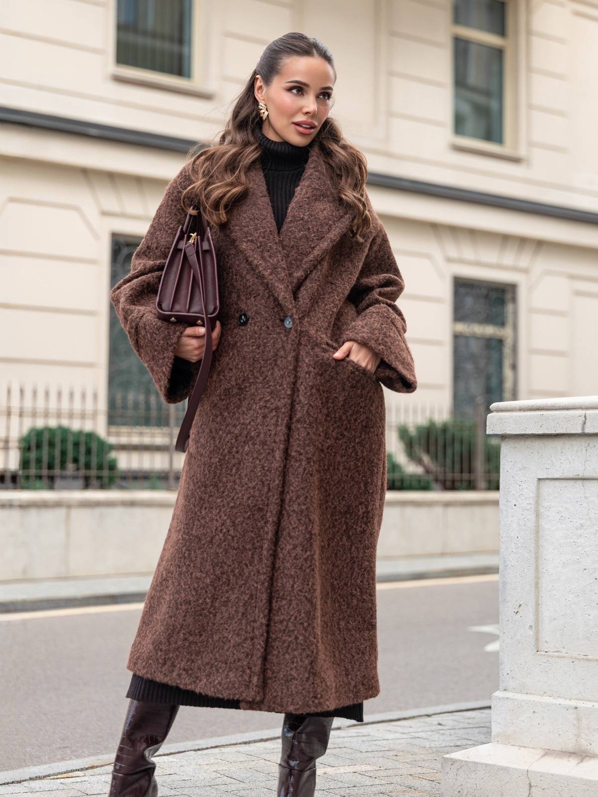 Демісезонне об'ємне пальто коричневе | 91895 Демісезонне об'ємне пальто коричневе | 91895