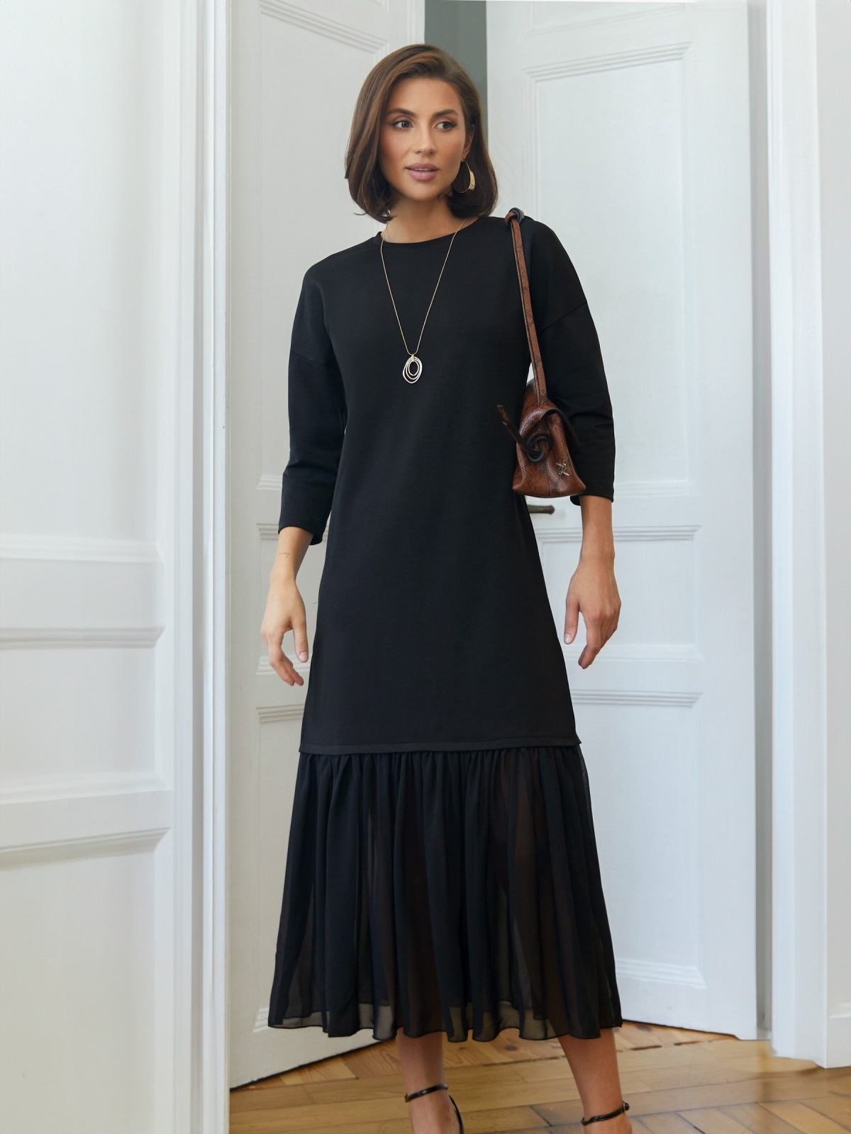 Трикотажна сукня з шифоновою оборкою чорна | 91187 Трикотажна сукня з шифоновою оборкою чорна | 91187