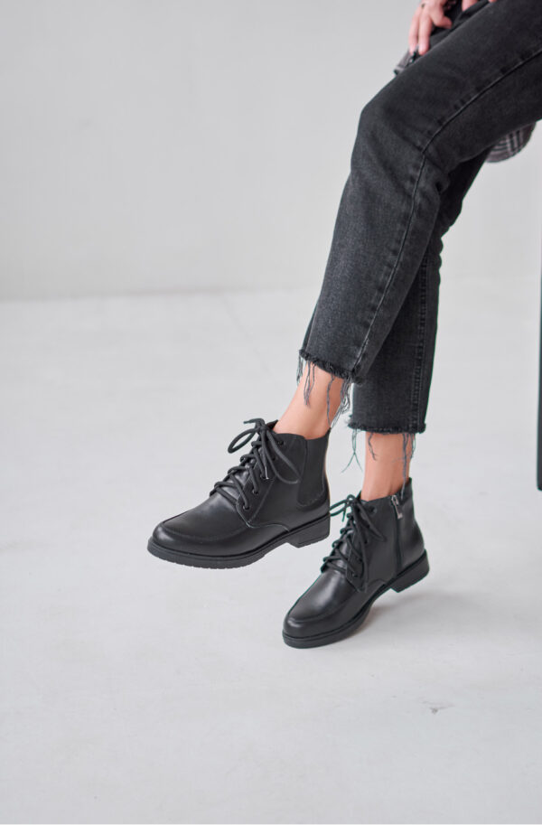 Демісезонні черевики чорні з гумовими вставками | 91570