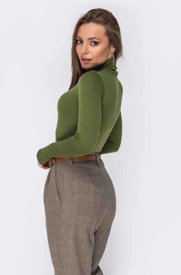 Гольф кольору хакі з м'якого трикотажу | 91343