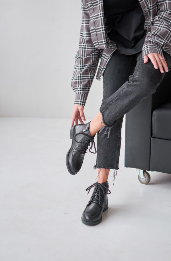 Демісезонні черевики чорні з гумовими вставками | 91570