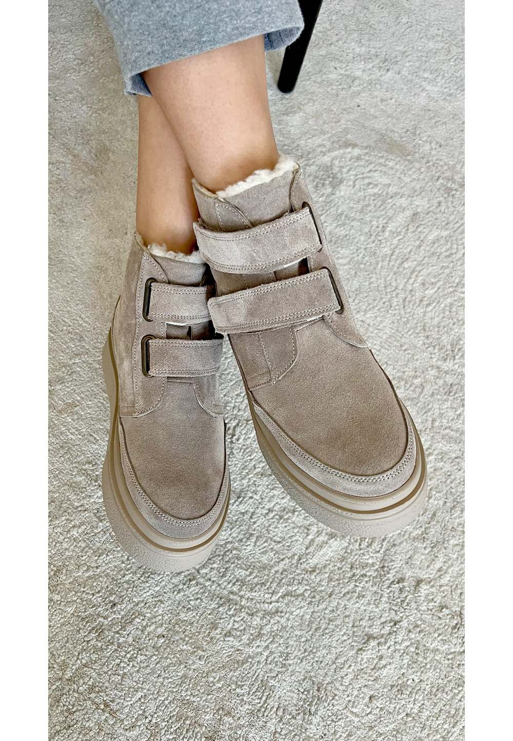 Зимові замшеві черевики на липучках бежеві | 91532