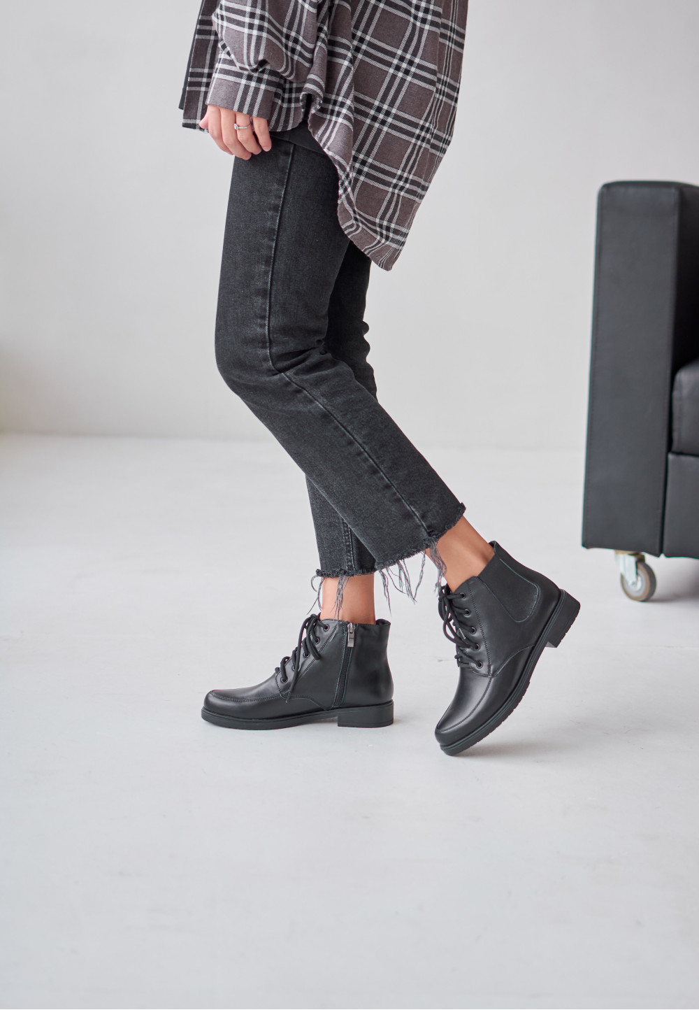 Демісезонні черевики чорні з гумовими вставками | 91570