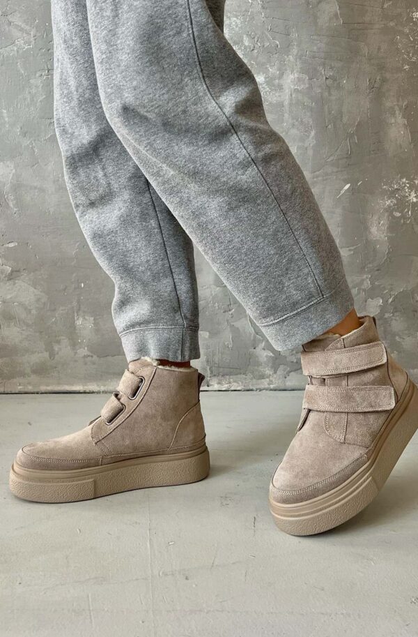 Зимові замшеві черевики на липучках бежеві | 91532