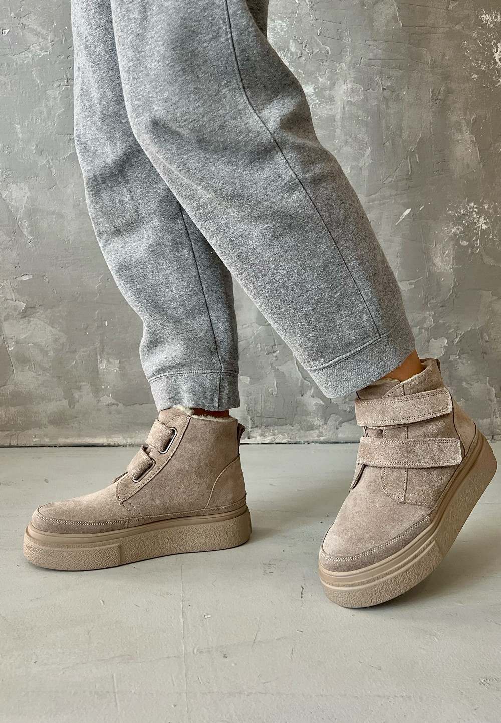 Зимові замшеві черевики на липучках бежеві | 91532
