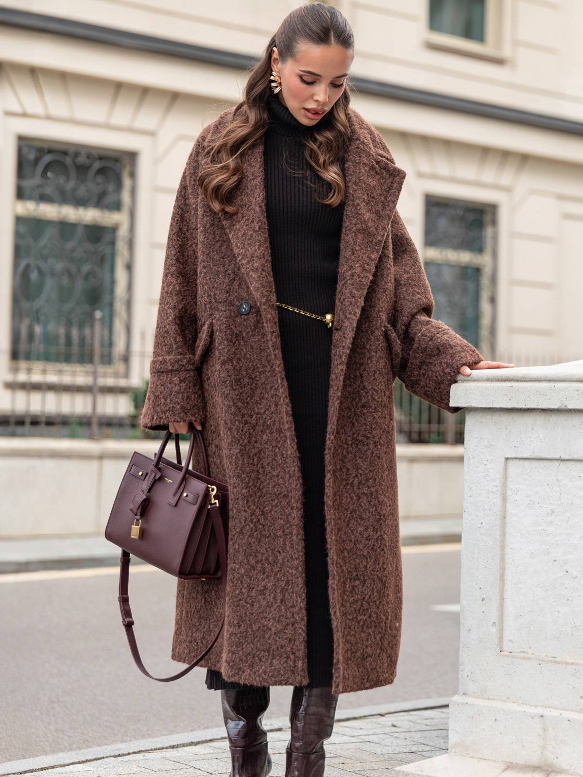 Демісезонне об'ємне пальто коричневе | 91895 Демісезонне об'ємне пальто коричневе | 91895