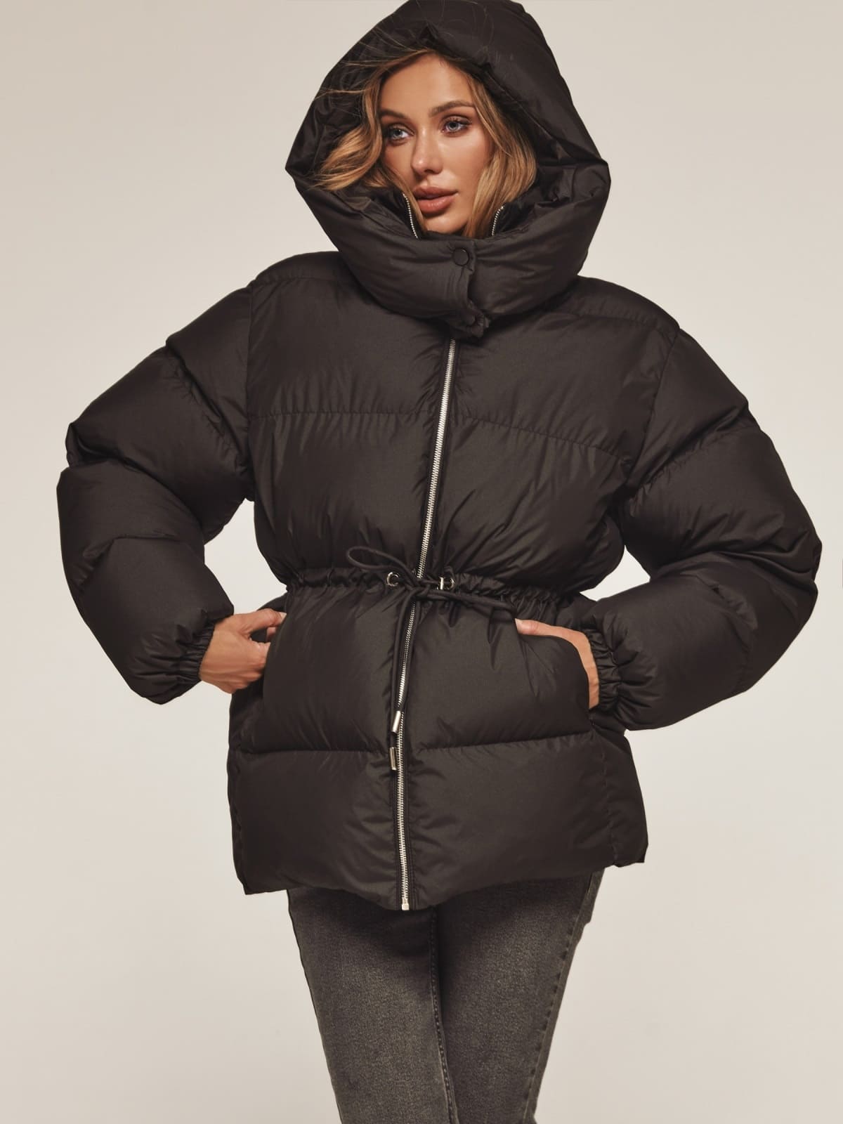 Куртка пуфер зі знімним каптуром чорна | 91886